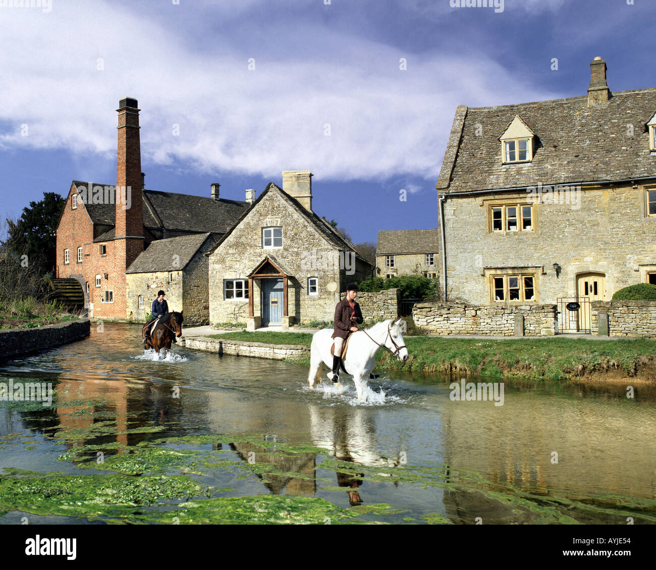 GB GLOUCESTERSHIRE: Lower Slaughter in the Cotsworlds Stock Photo