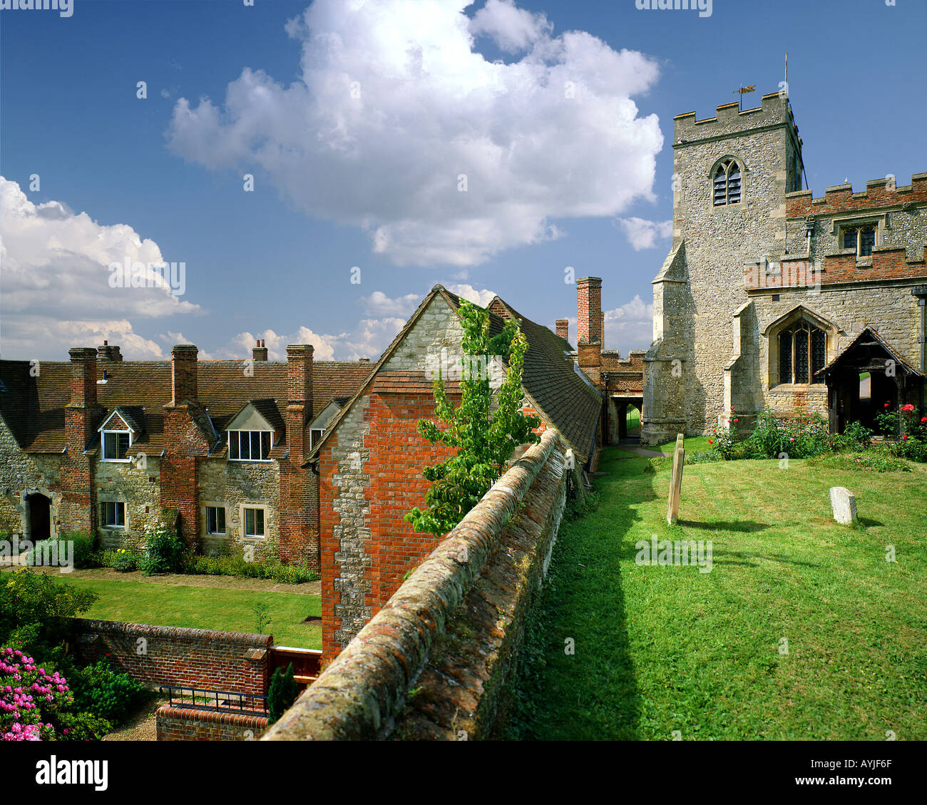 GB - OXFORDSHIRE: St Marys Church and Almshouses at Ewelme Stock Photo