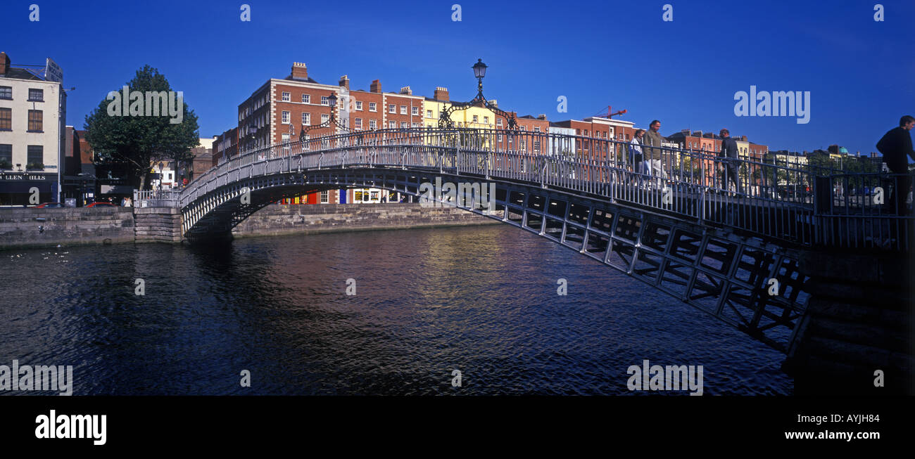 Bridge river dublin ireland hi-res stock photography and images - Alamy