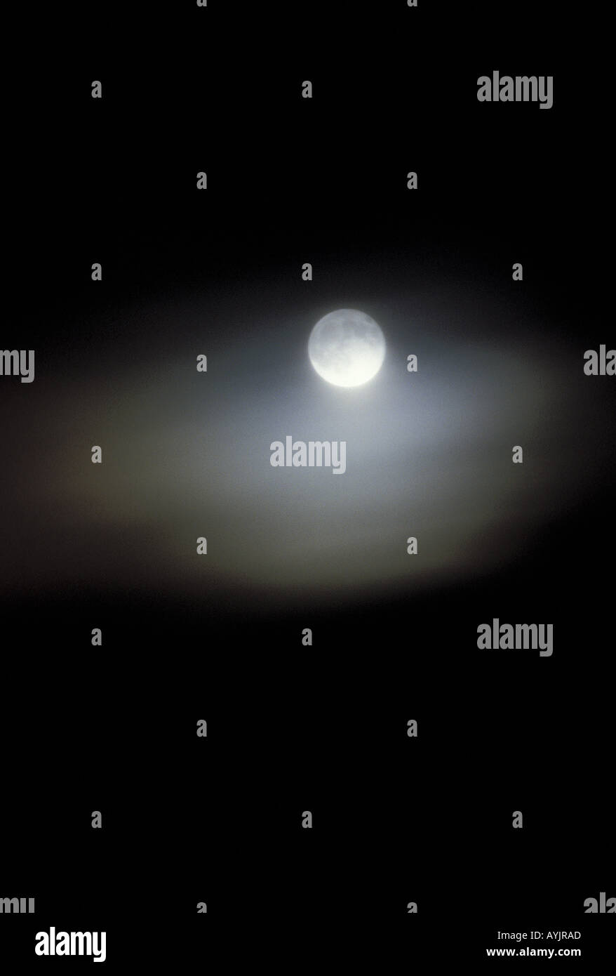 Mond am Nachthimmel Langzeitbelichtung Stock Photo