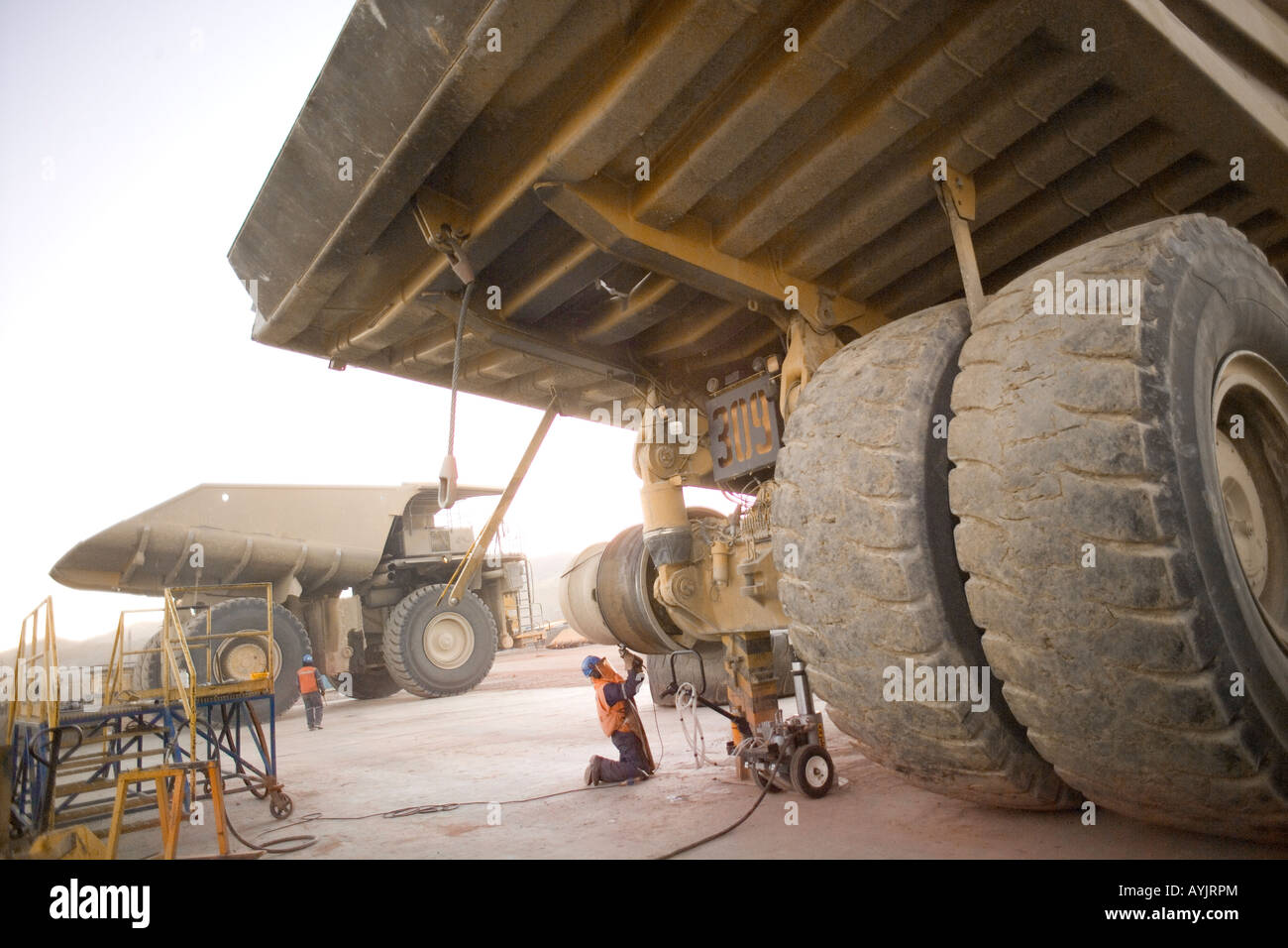 Giant truck hi-res stock photography and images - Alamy