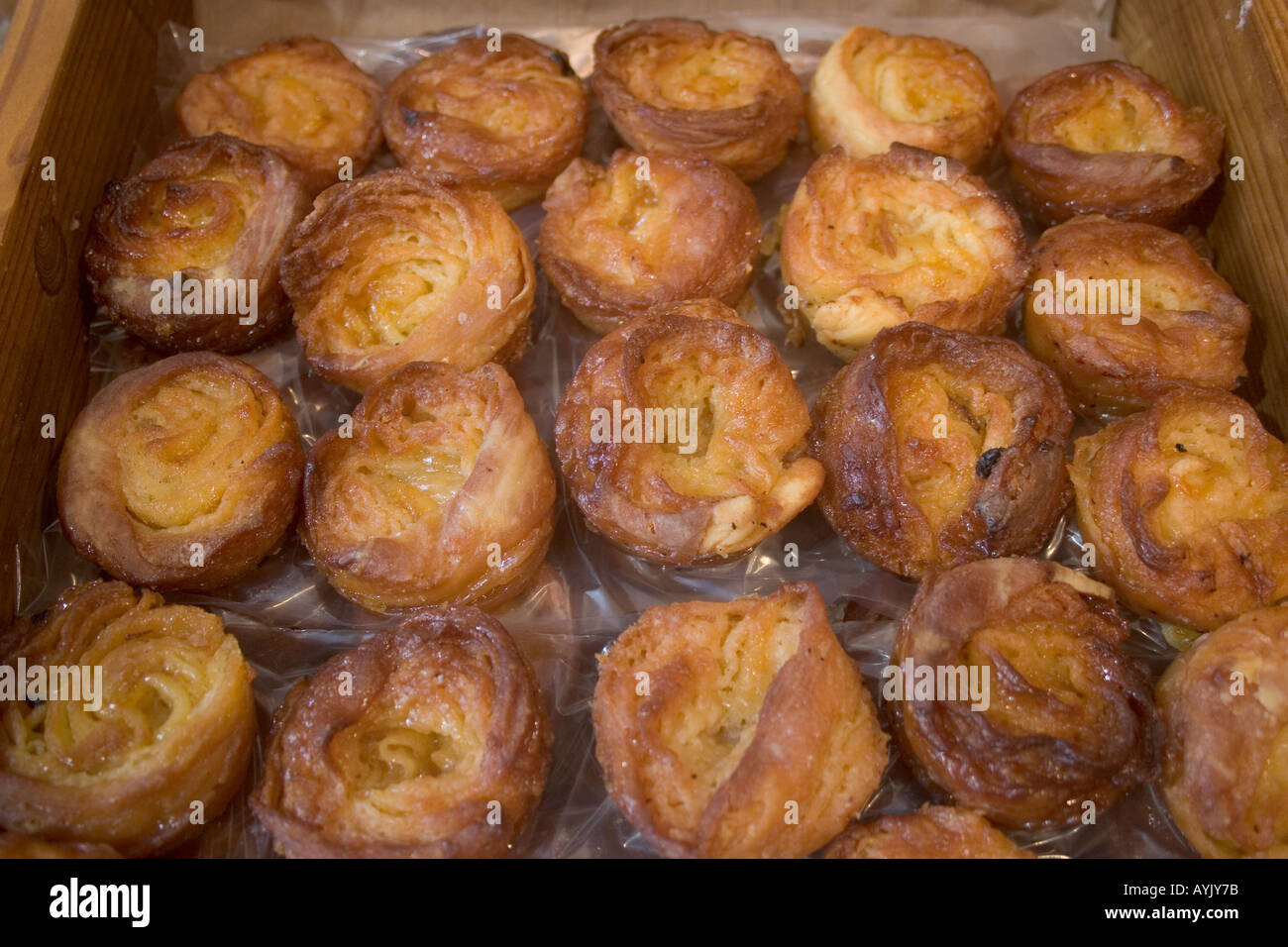 Kouign Amann Concarneau Meilleur Ouvrier De France Kouignettes hi-res stock photography and images - Alamy