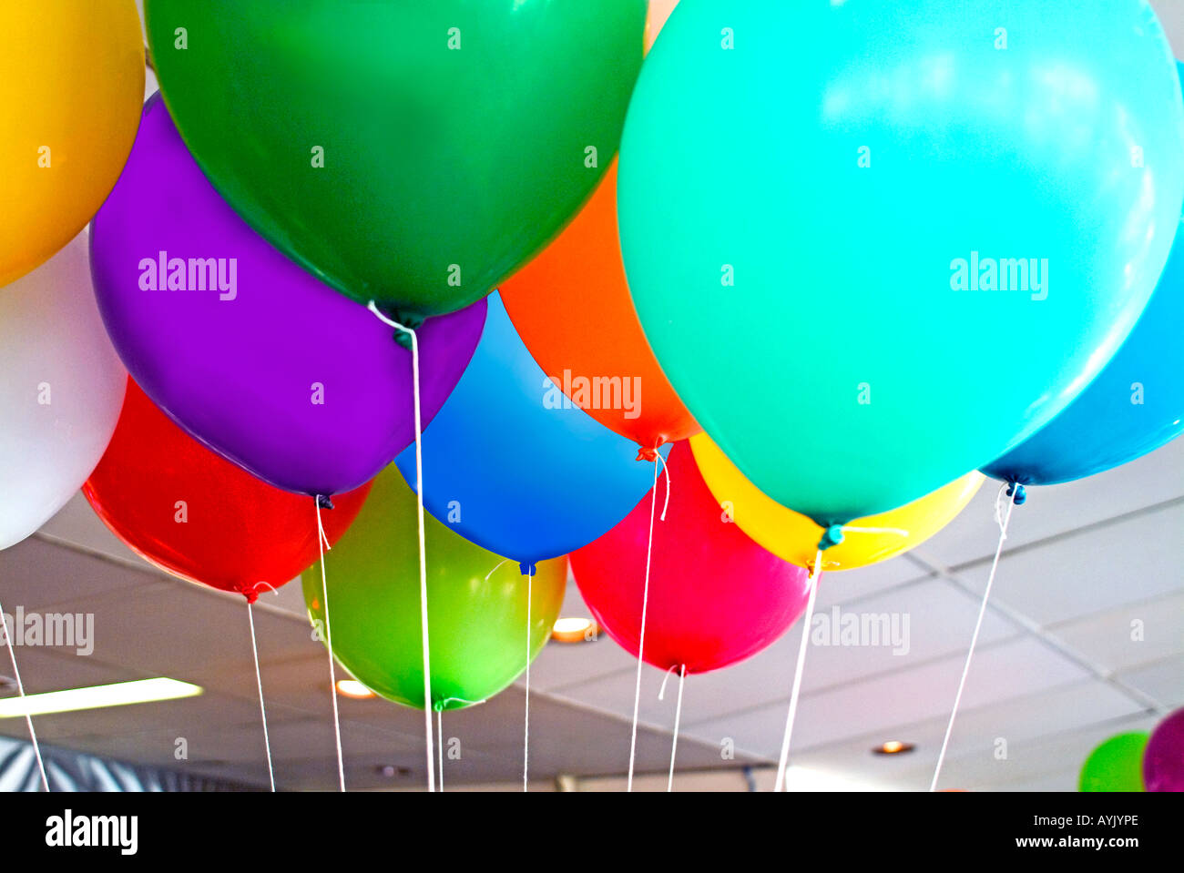 southampton-town-bans-helium-balloon-sales