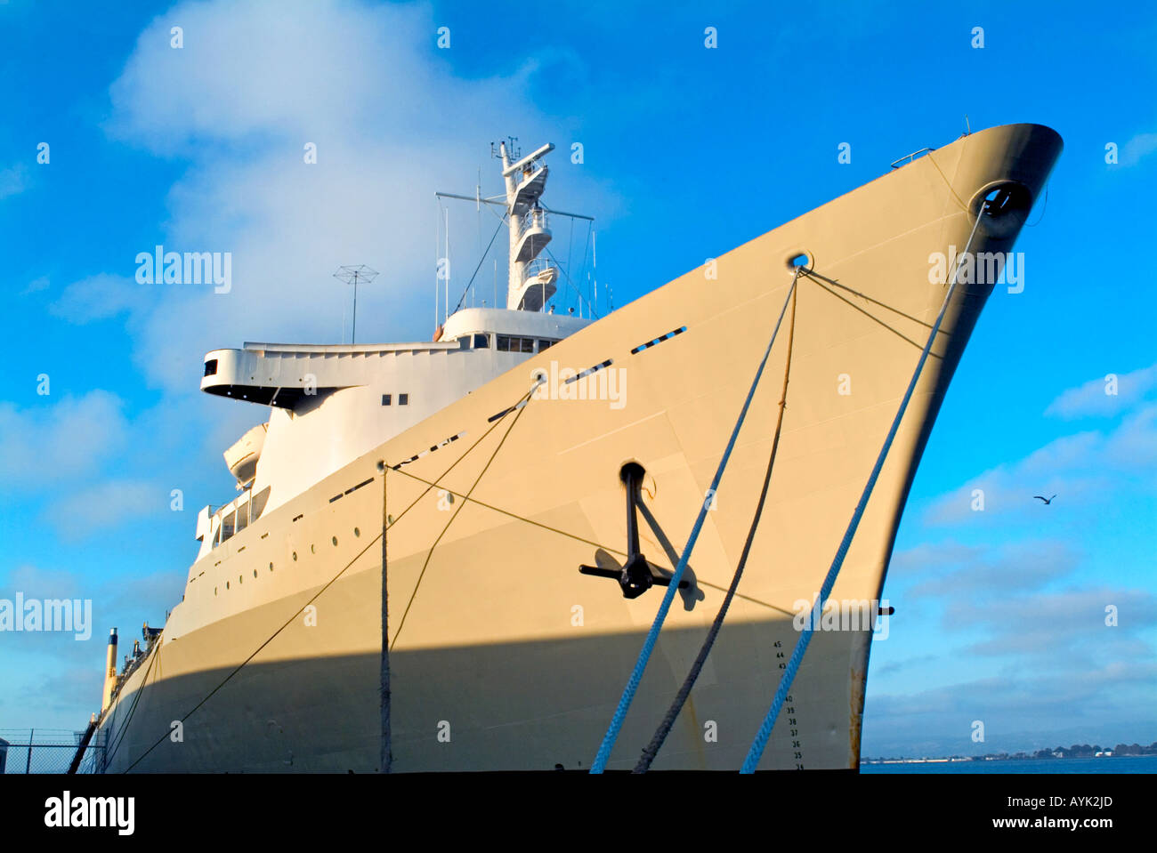 Profile of loaded container ship in San Francisco harbor Stock Photo