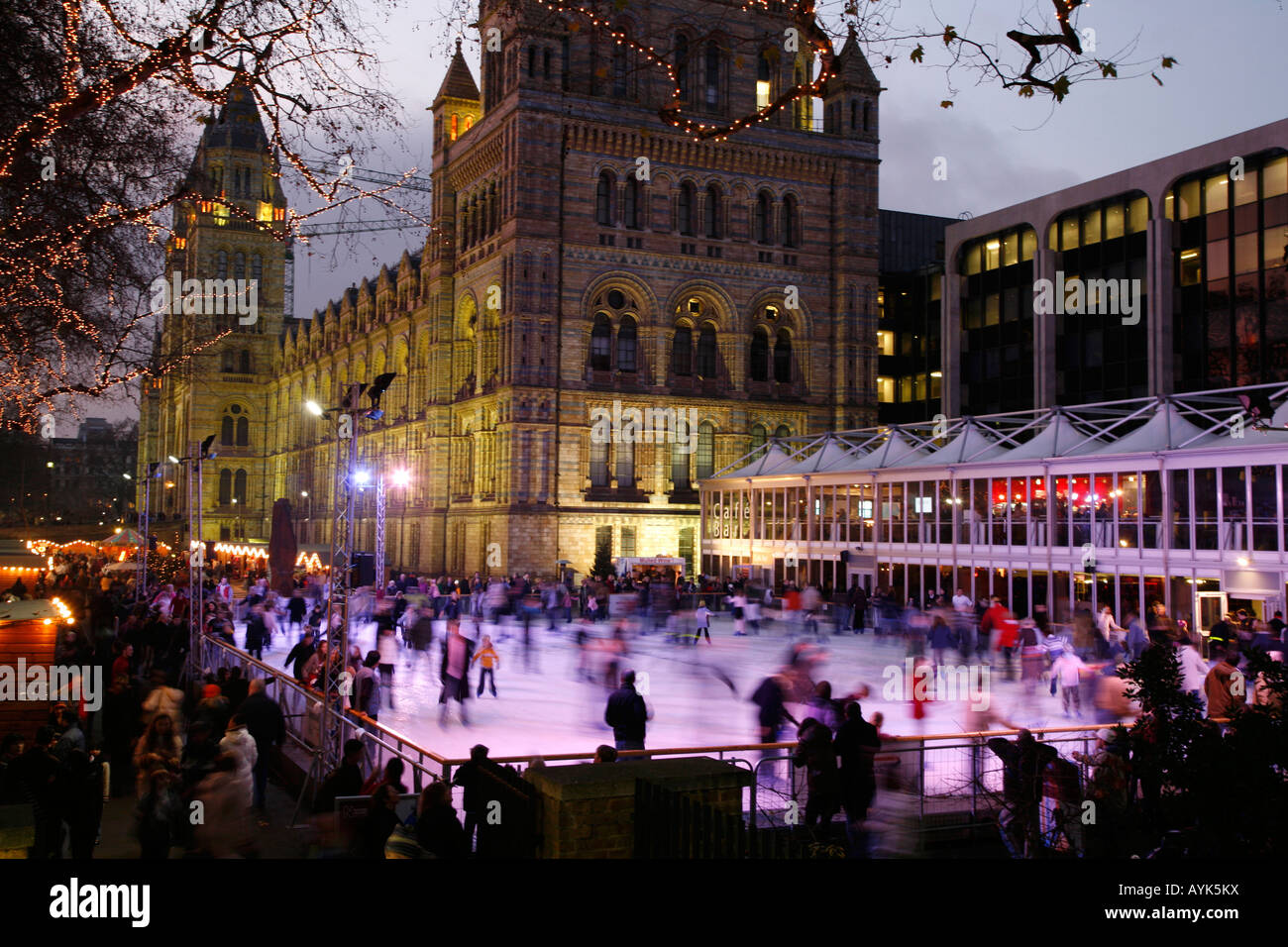 Ice rink london night attraction hires stock photography and images