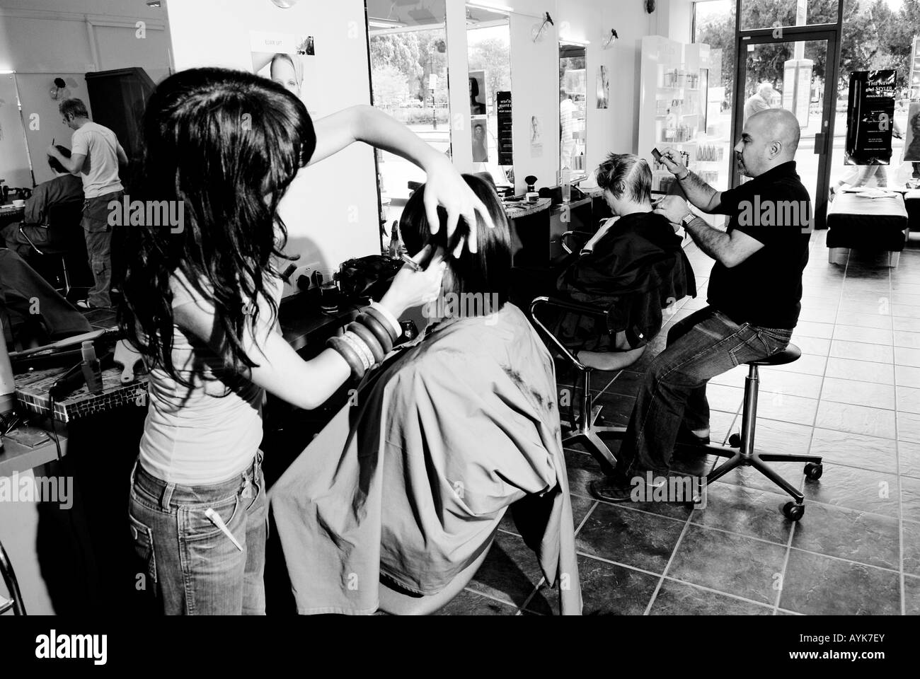 London hair salon hi-res stock photography and images - Alamy London hair salon hi-res stock photography and images - Alamy