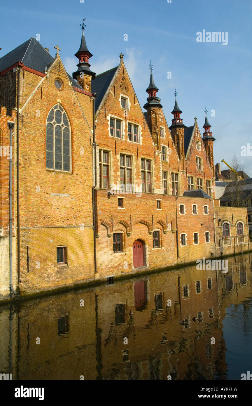 Houses by canal in Bruges Belgium Stock Photo Alamy