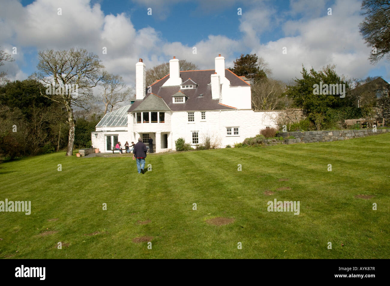 Ty newydd the national writers centre for wales llanustumdwy gwynedd in