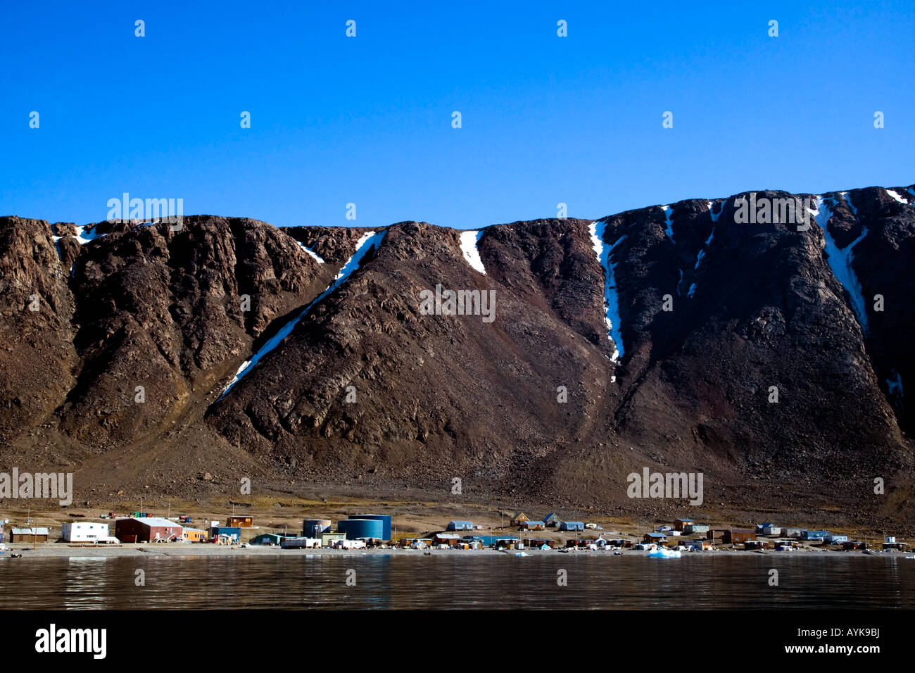 Eskimo village in Nunavut, Canada Stock Photo Alamy