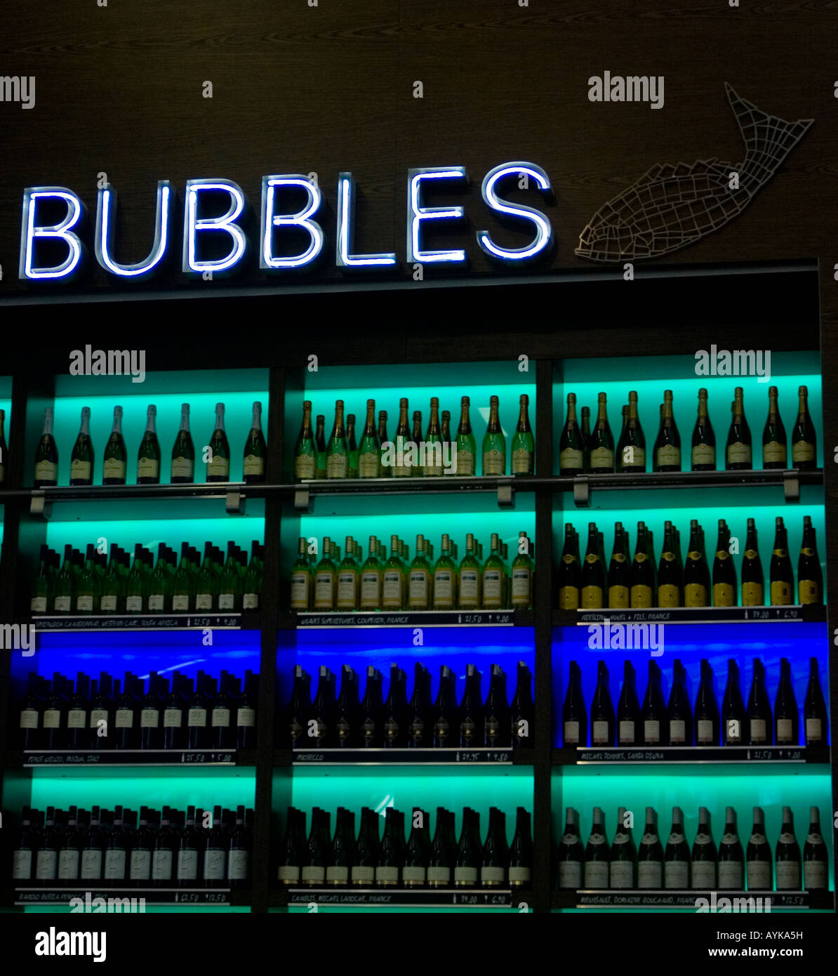 Bubbles wines bar at the schiphol airport hires stock photography and