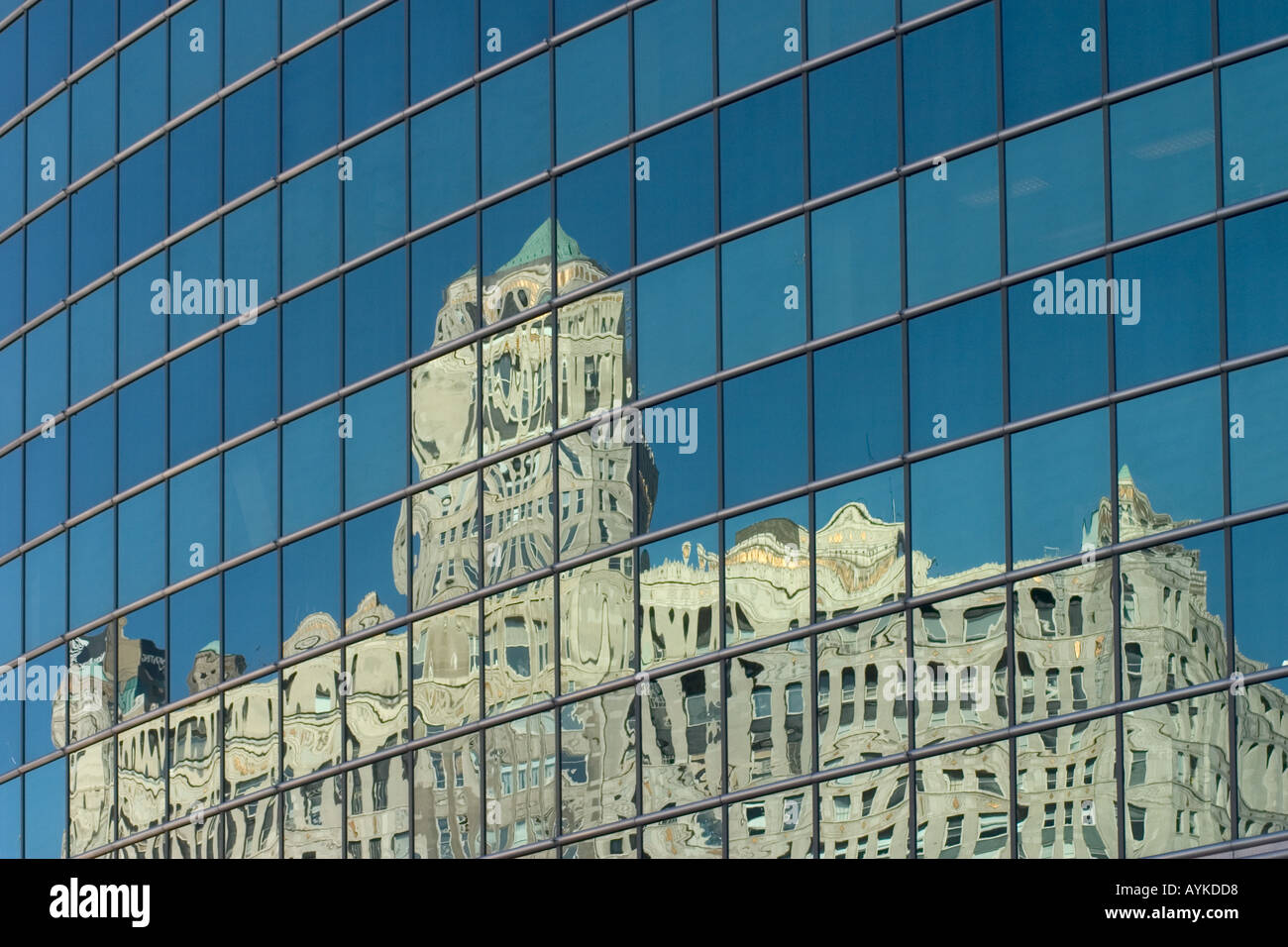 Chicago Buildings Window Chicago windows hi-res stock photography and images - Alamy