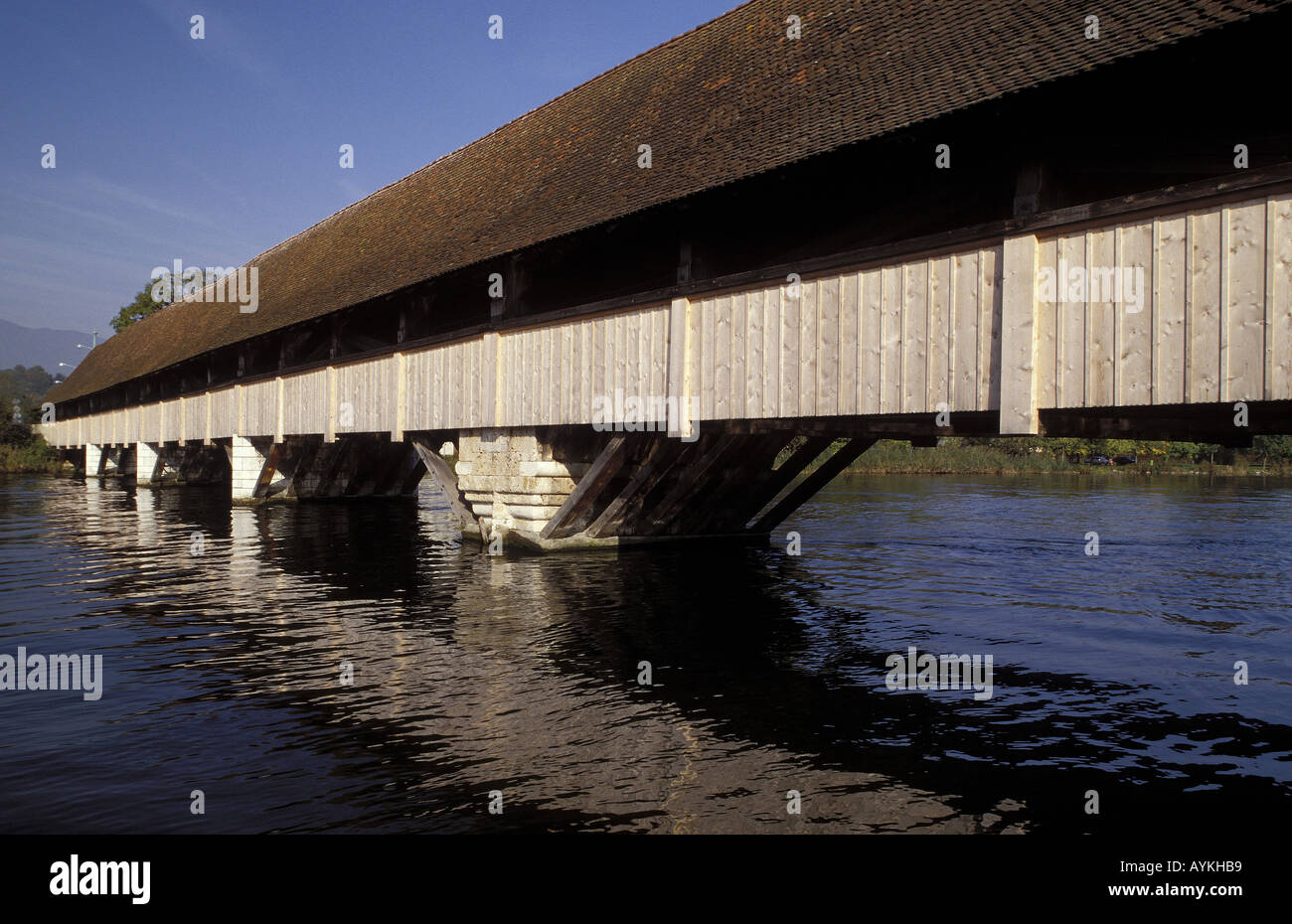 Alte gedeckte Holzbruecke bei Wangen an der Aare Schweiz Stock Photo