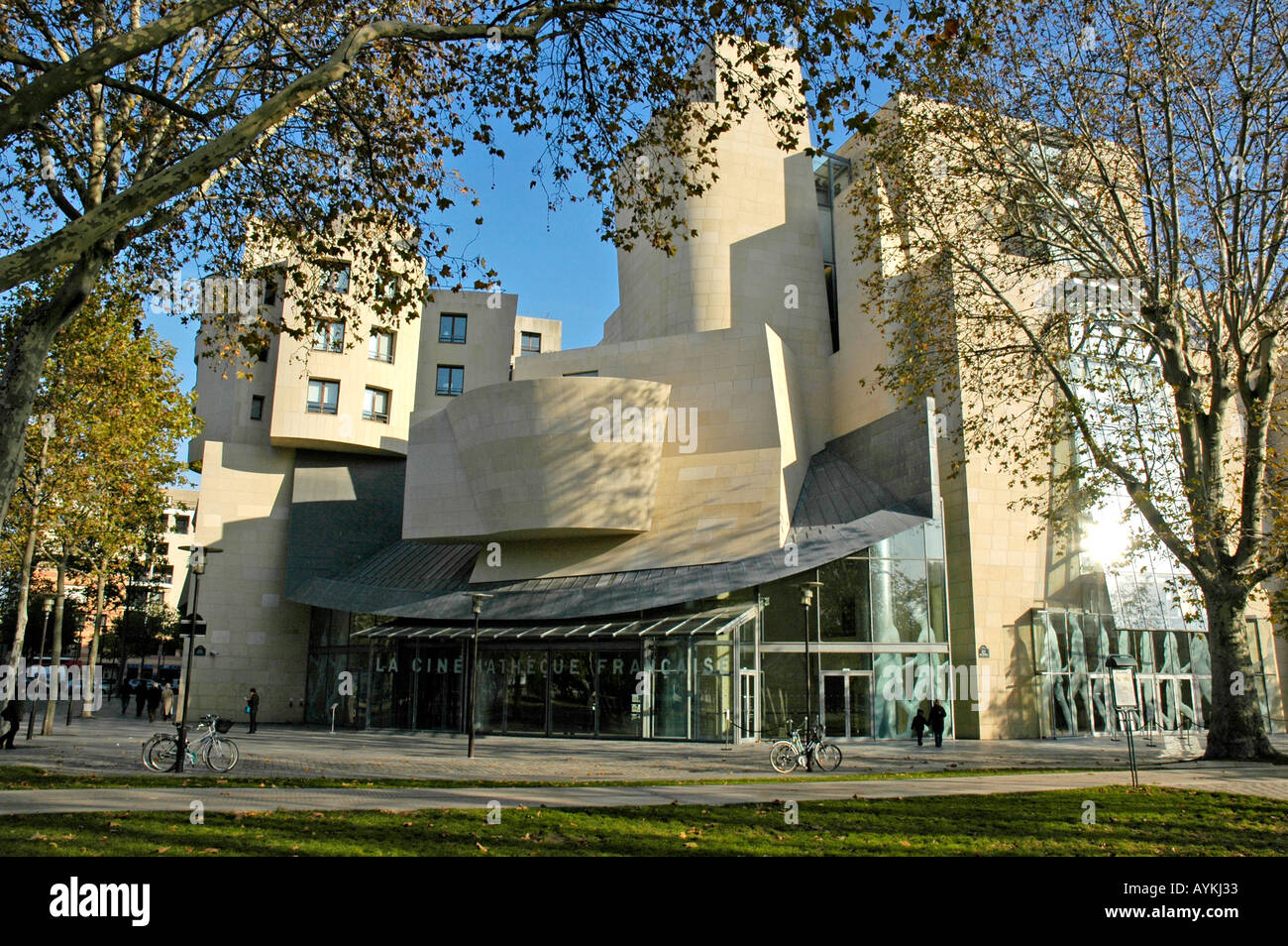 Cinematheque Francaise Paris Architect Frank Owen Gehry rue Paul