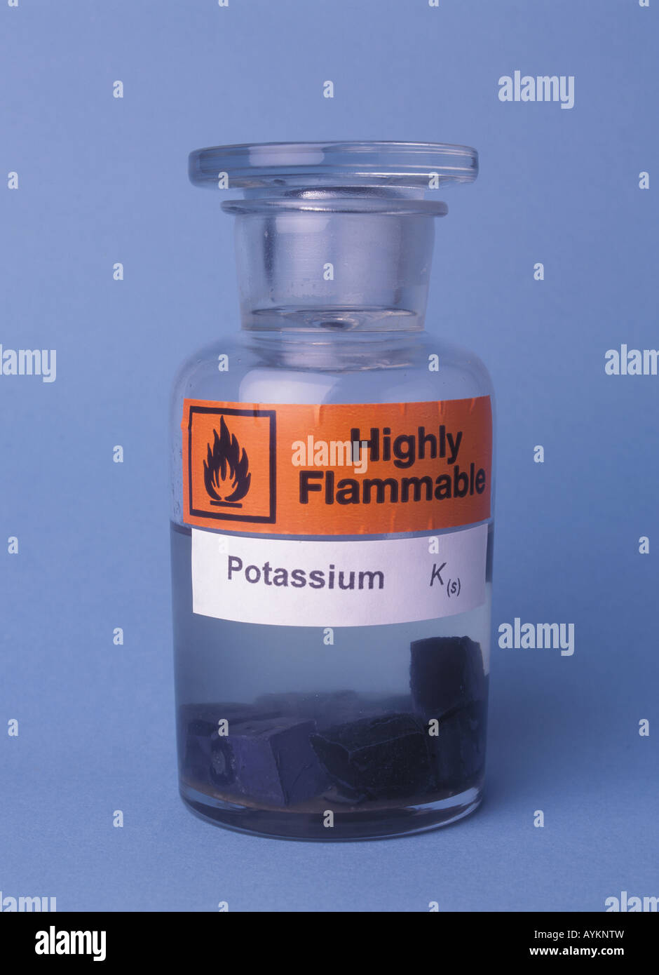 School laboratory chemical store hires stock photography and images Alamy