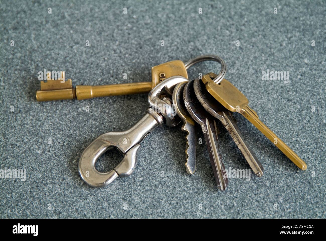 set of household keys on a table top Stock Photo - Alamy
