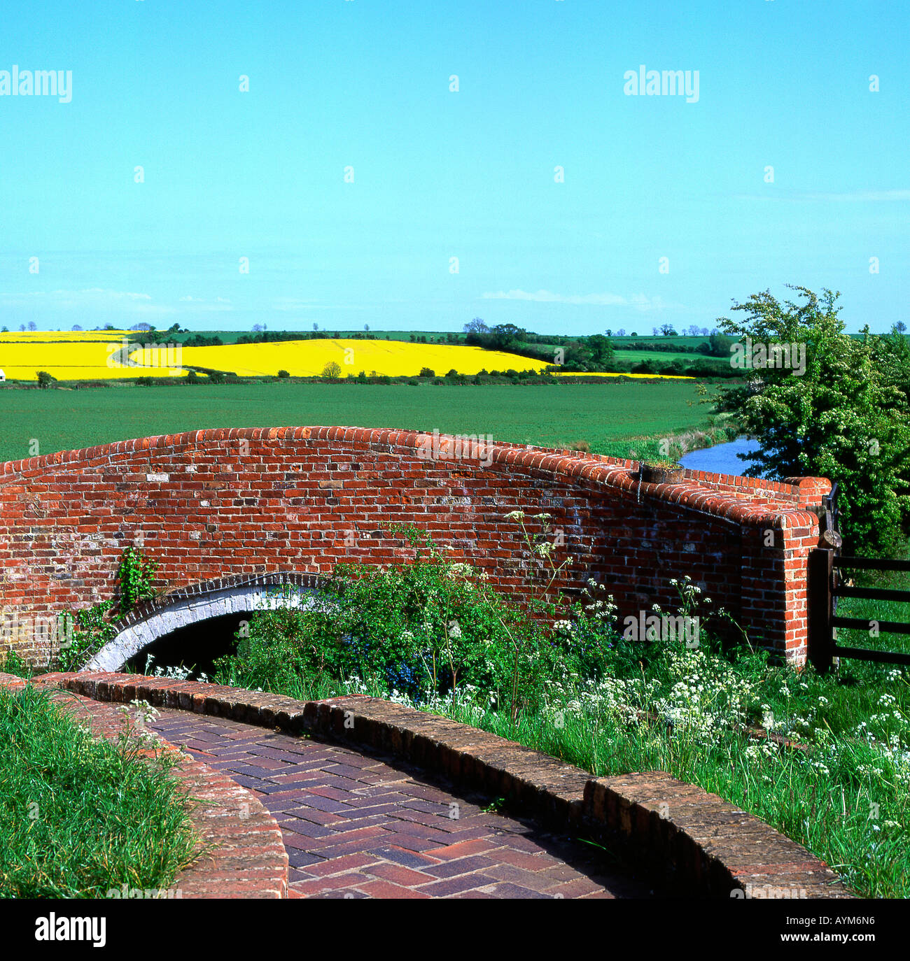 Bridge over Oxford Canal at Somerton in Oxfordshire England Stock Photo