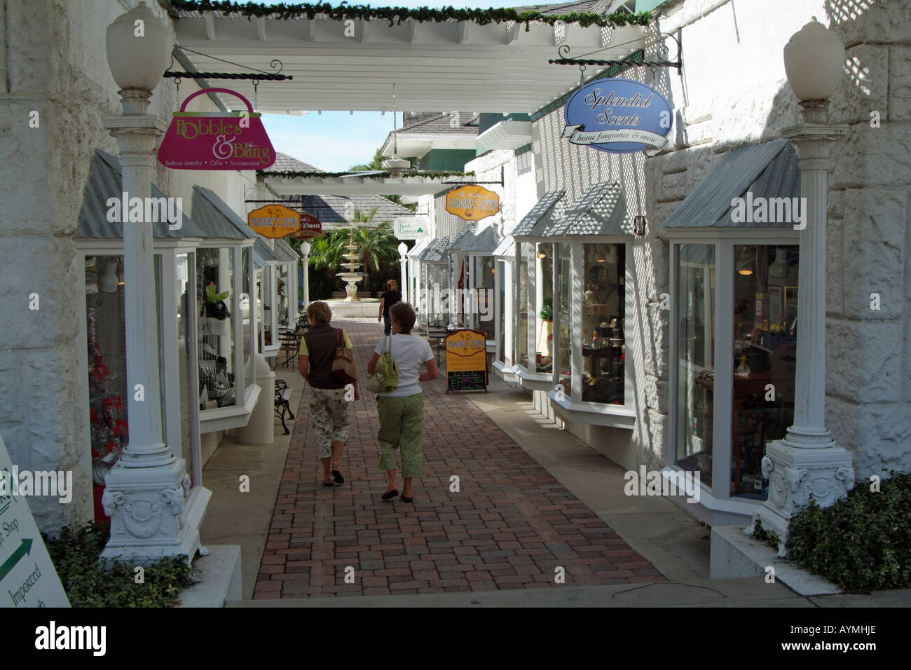Mount Dora central Florida USA. Main street shops Stock Photo Alamy