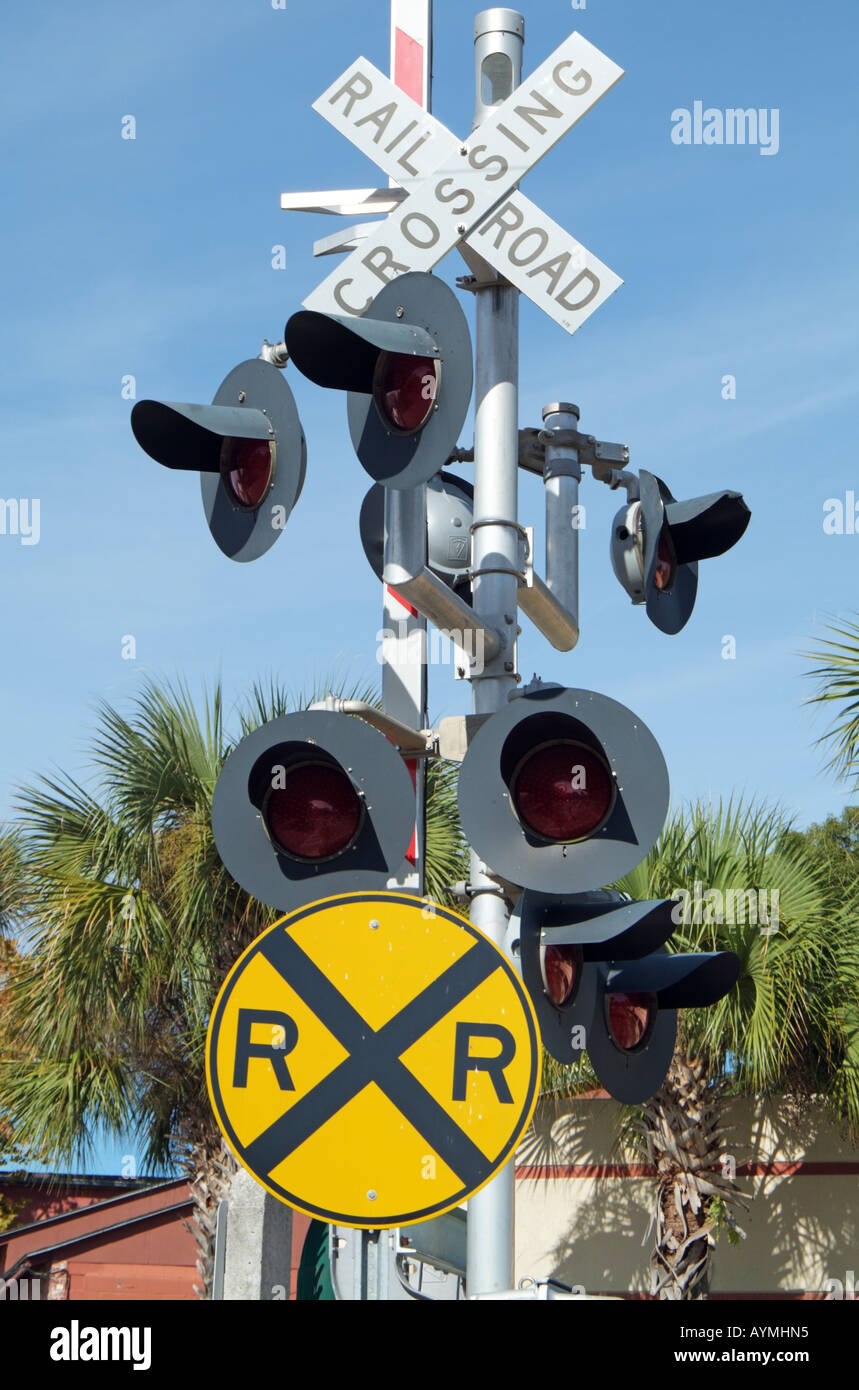 Railroad crossing signals usa hires stock photography and images Alamy