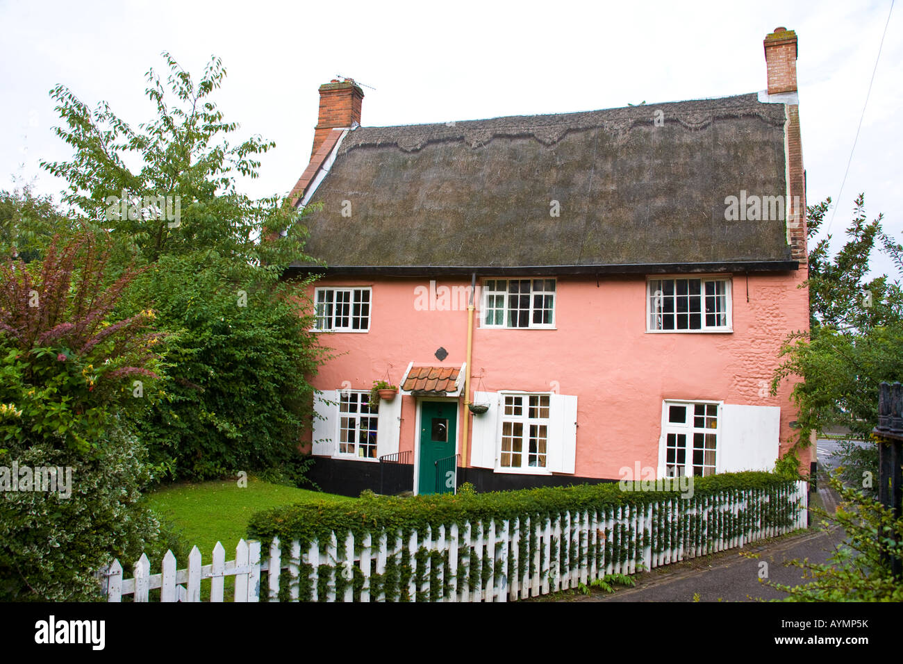Historic And Picturesque Pink Thatched Cottage With Garden And