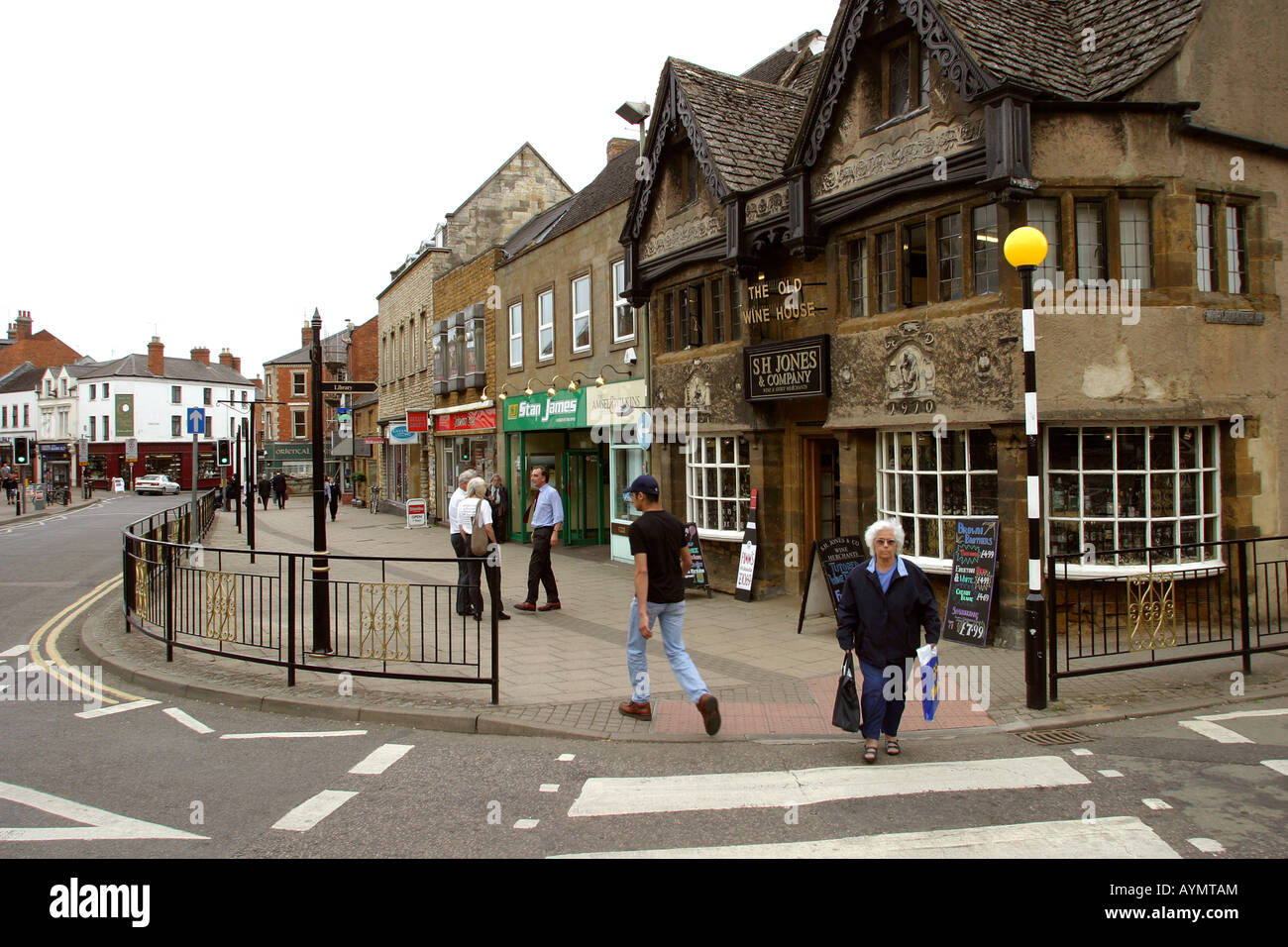 Oxfordshire Banbury Jones Wine House Stock Photo Alamy