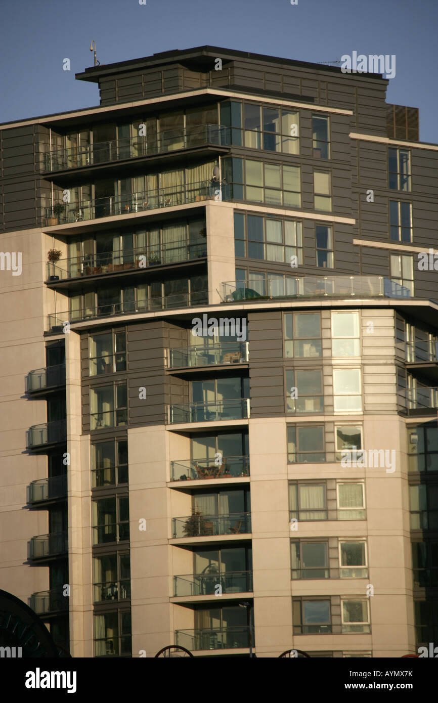 High rise apartments birmingham england hi-res stock photography and ...
