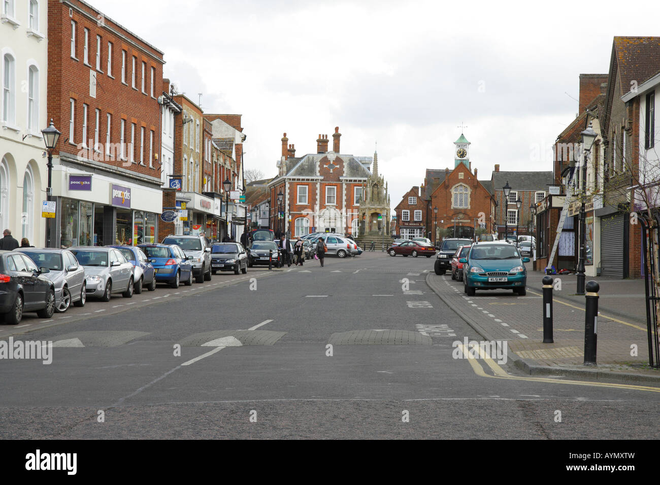 Bedfordshire town of Leighton Buzzard, High Street with the old Fire Station in the background Stock Photo