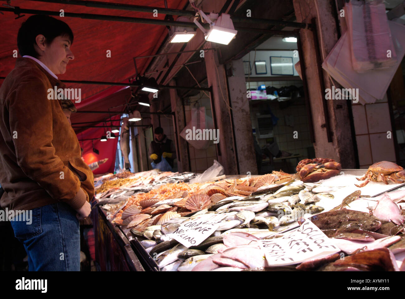 Rialto fish market Stock Photo - Alamy