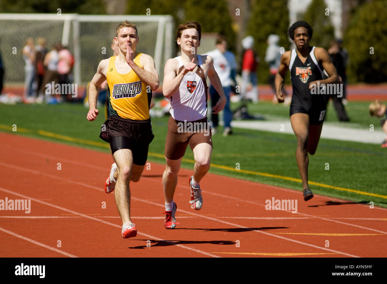 Running race finish hi-res stock photography and images - Alamy