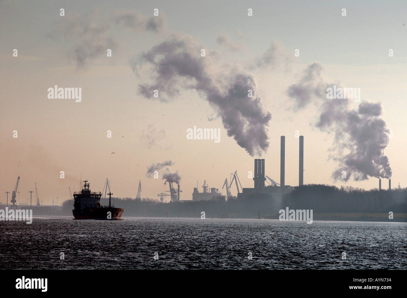 VLISSINGEN FLUSHING HOLLAND SHIPPING EN ROUTE TO AND FROM ANTWERP