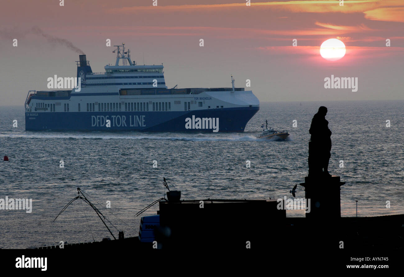 VLISSINGEN FLUSHING HOLLAND SHIPPING EN ROUTE TO AND FROM ANTWERP