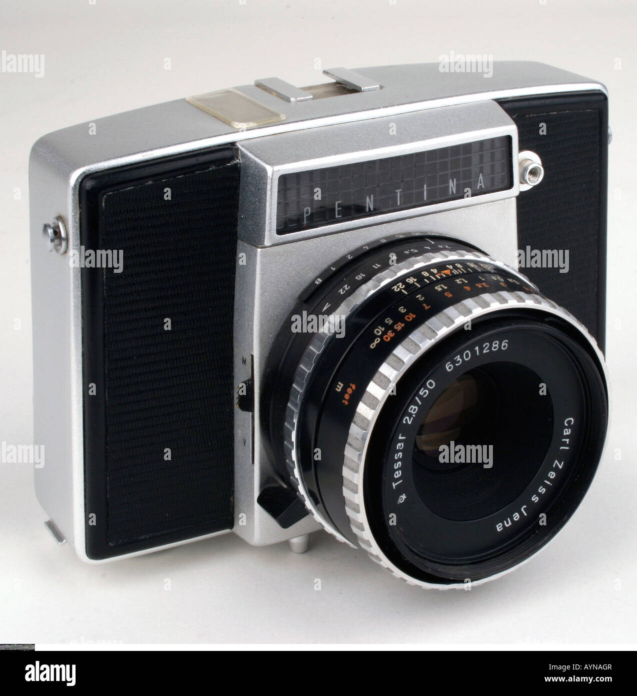 Photography cameras small film reflex hires stock photography and