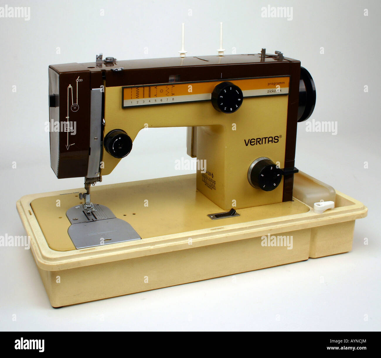 household, household appliances, electrical sewing machine Veritas 8014/29,  produced by VEB Textima Naehmaschinenwerk Wittenberge, GDR, 1970s Stock  Photo - Alamy