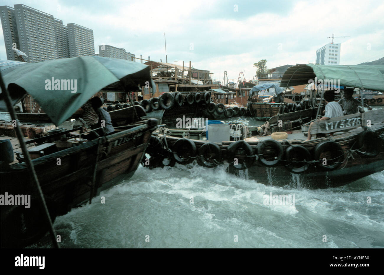 Chinese traditional boats hi-res stock photography and images - Alamy