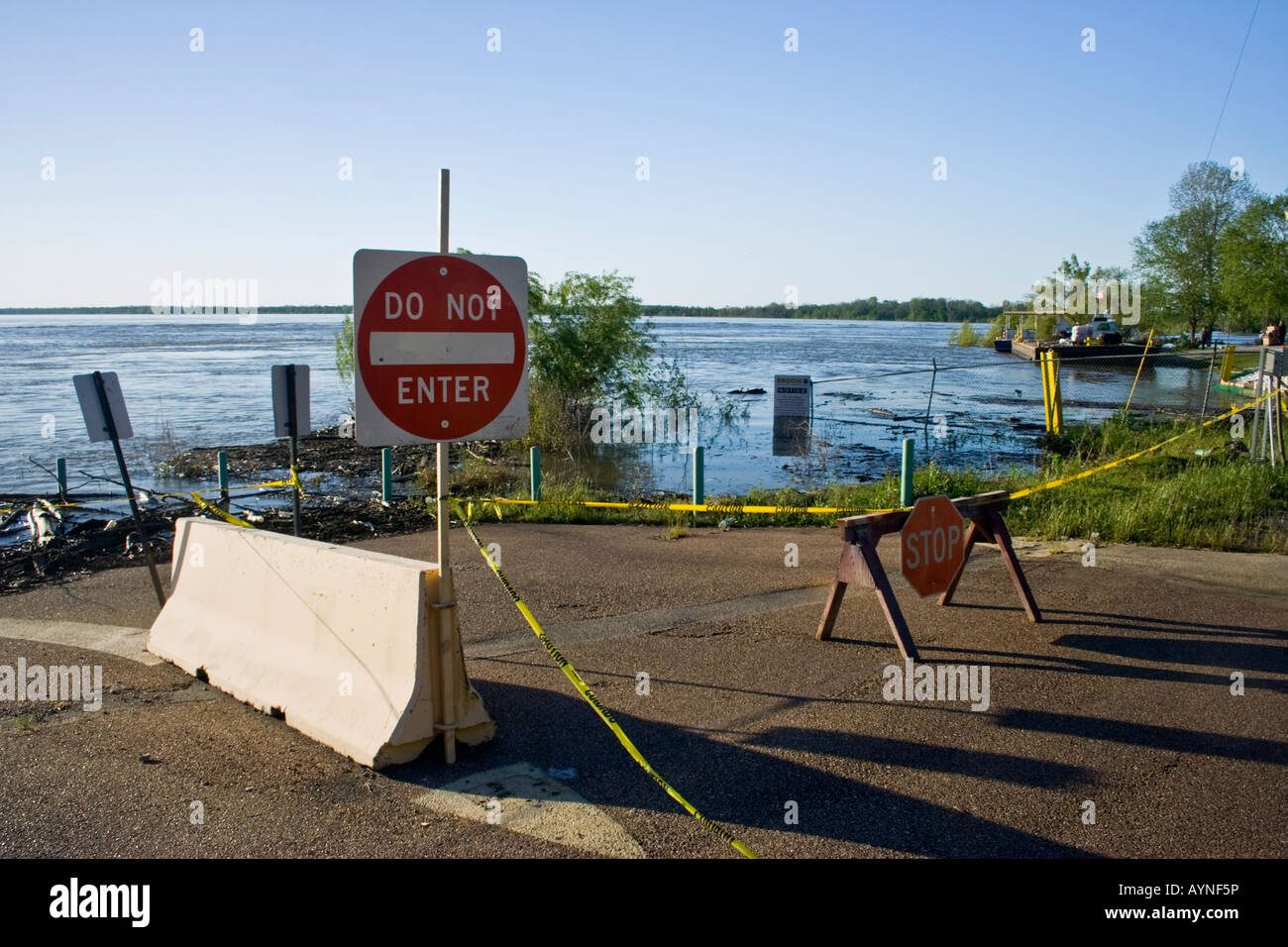 Do not enter sign on flooded Mississippi River Stock Photo Alamy