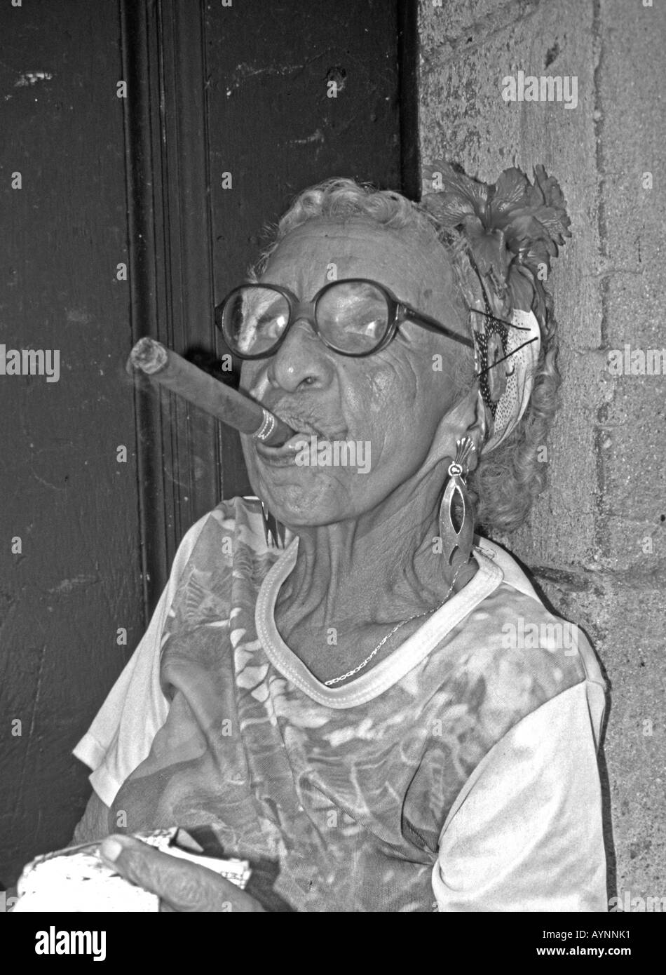 old black cigarette Old woman smoking Black and White Stock Photos & Images old black cigarette Old woman smoking Black and White Stock Photos & Images