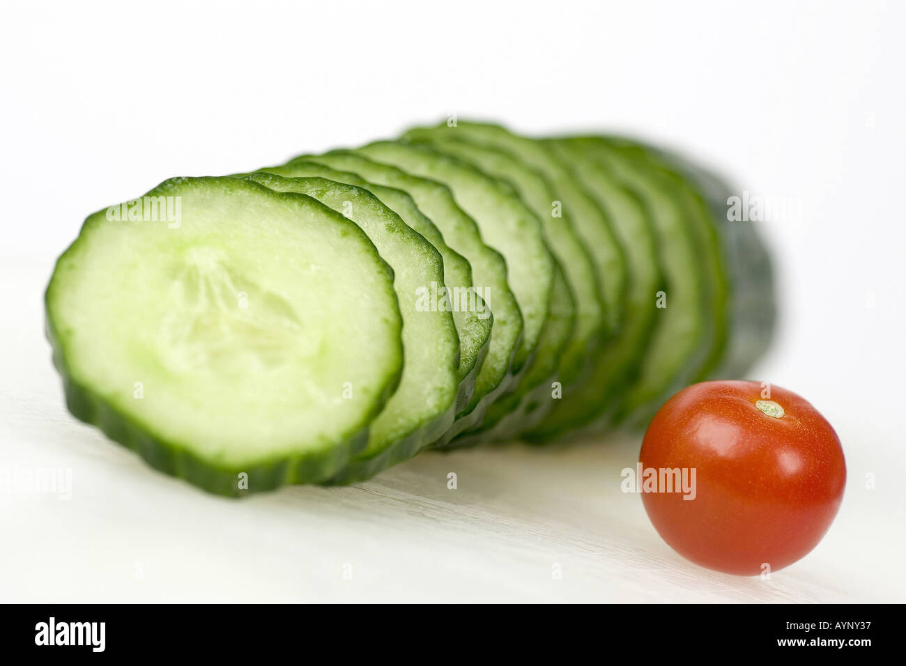 Gurkenscheiben und Tomate Stock Photo