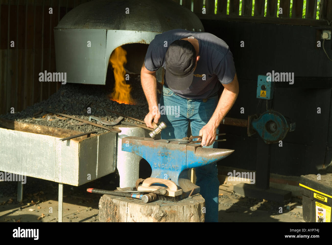 Making horse shoes at the Yorkshire show Stock Photo Alamy