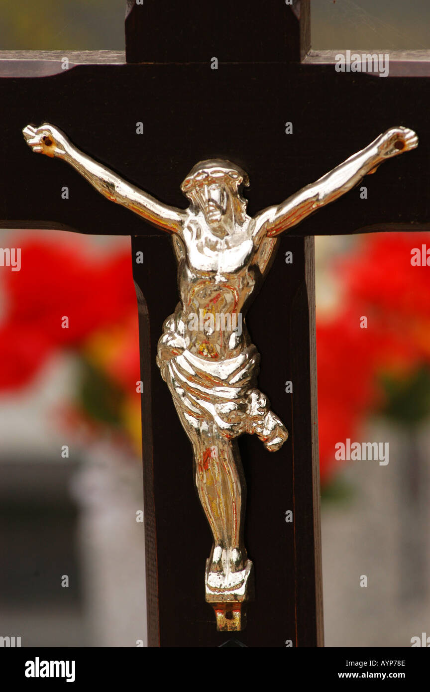 Christ statue cross wooden hi-res stock photography and images - Alamy