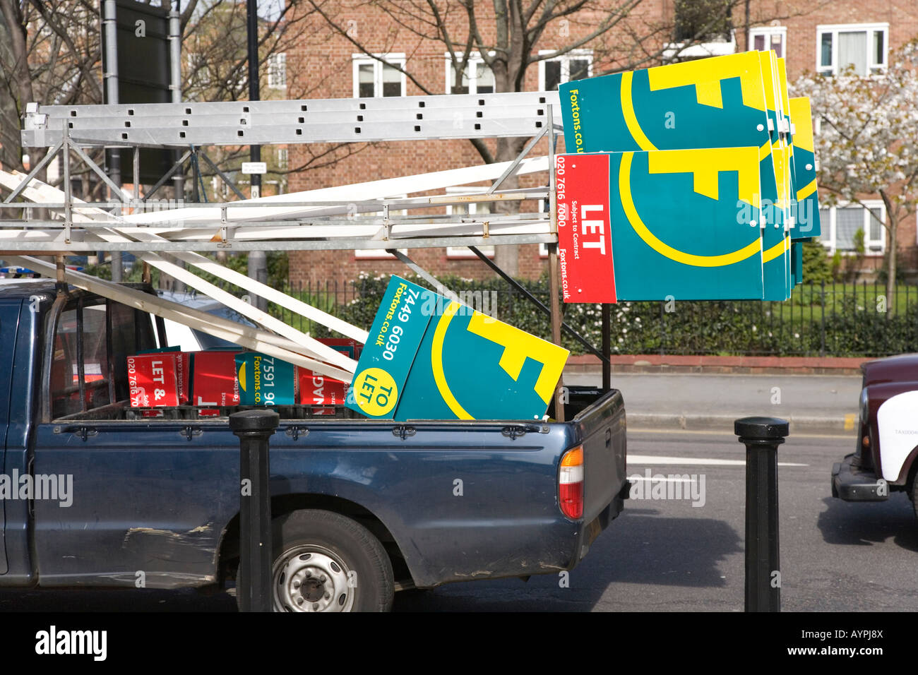 Load signs hi-res stock photography and images - Alamy