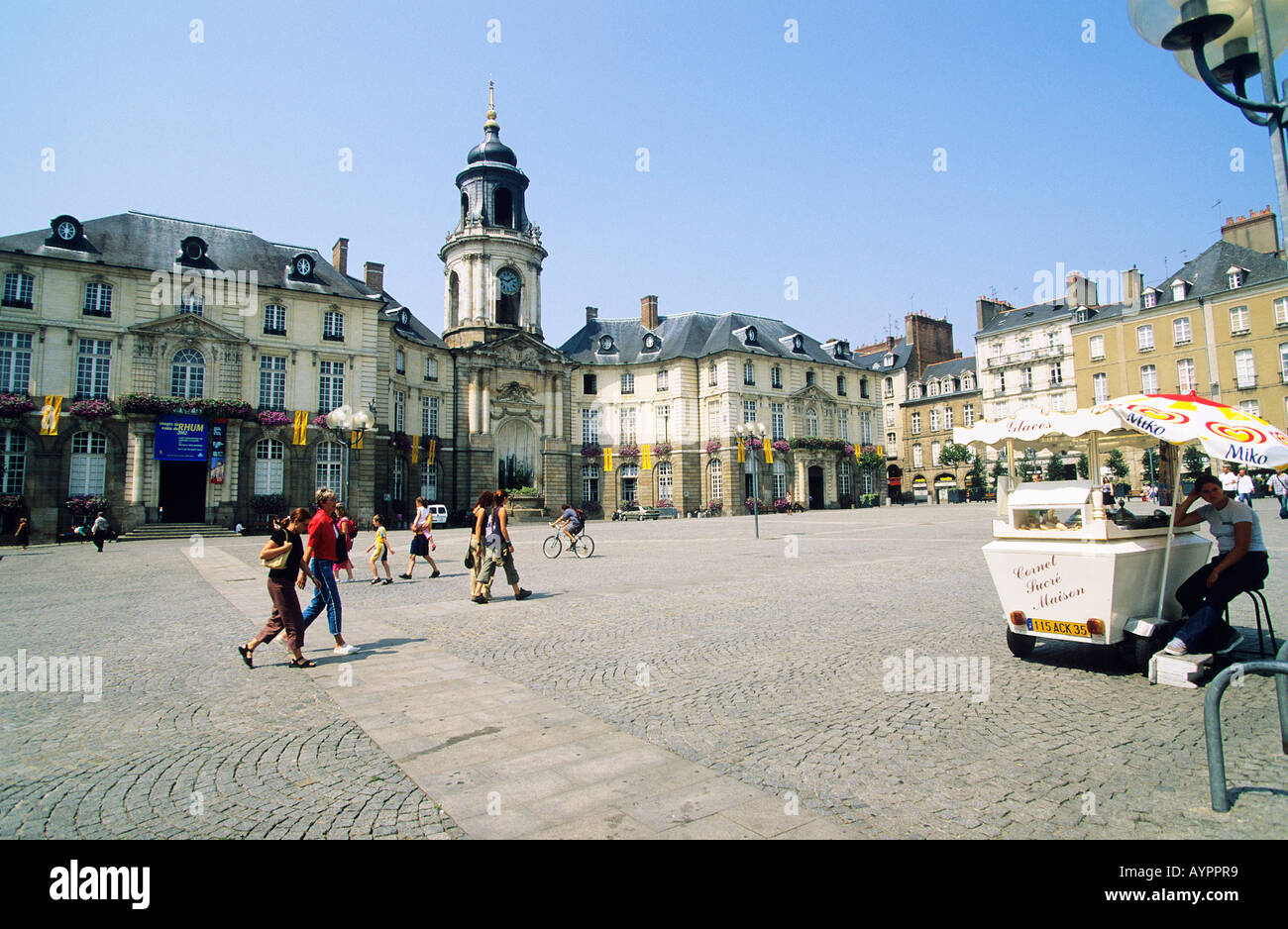 Rennes france street hi-res stock photography and images - Alamy