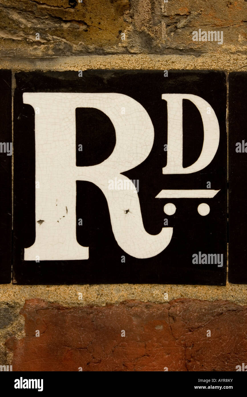 The letter Rd from road sign London England UK Stock Photo - Alamy