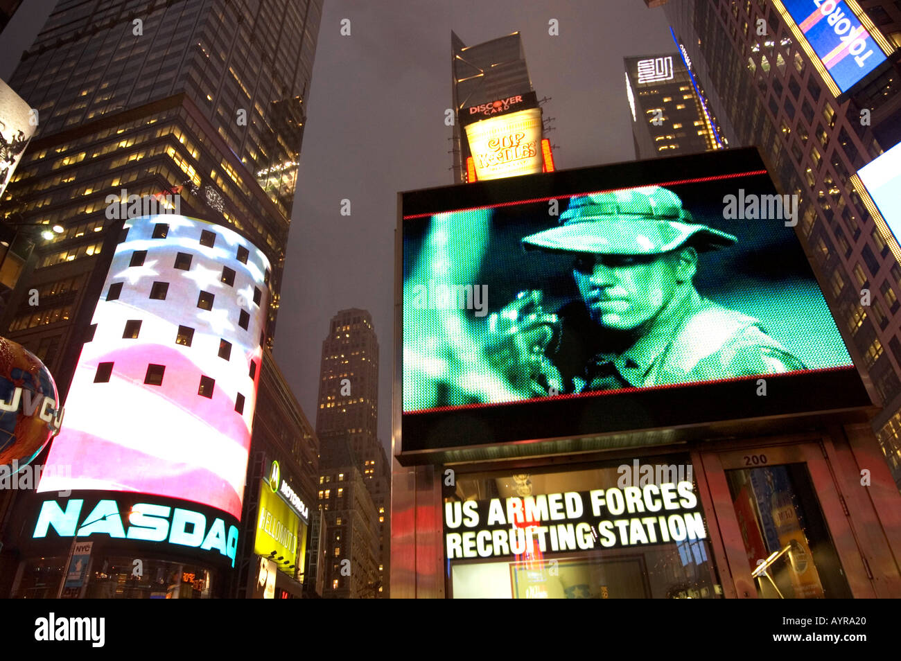 Army recruiting station hi-res stock photography and images - Alamy