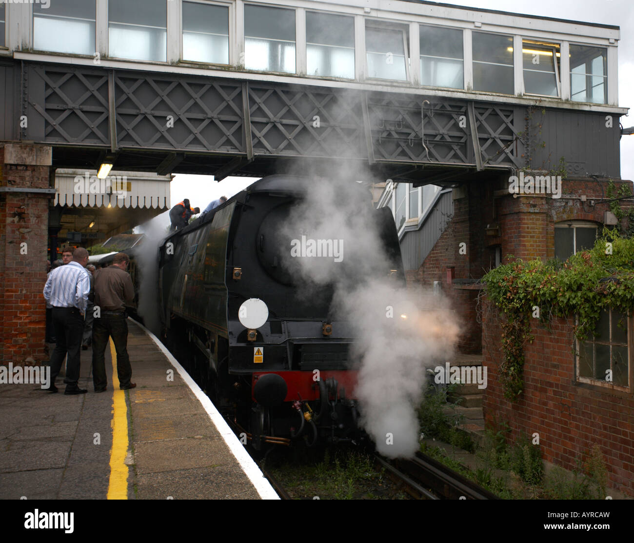 Preparing the Southern Railway Battle of Britain Pacific No 34067 ‘Tangmere’ Stock Photo