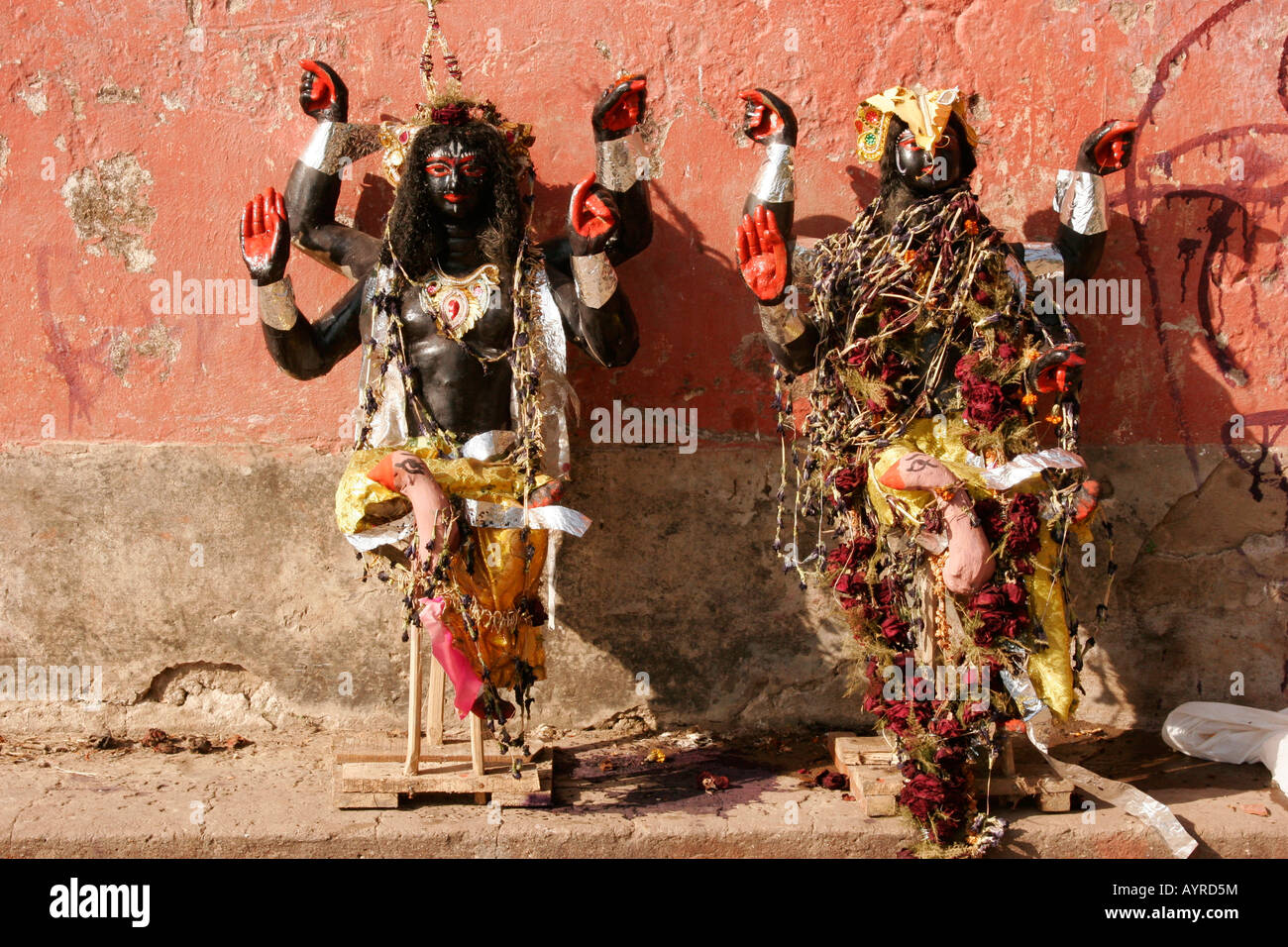 Decorated Hindu statues in Kolkata (Calcutta), West Bengal, India, South Asia Stock Photo Alamy