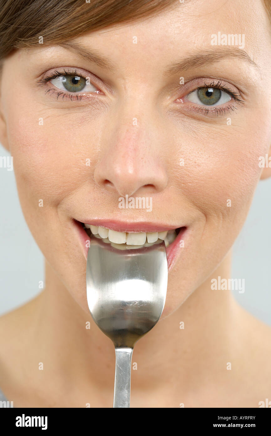 Silver spoon mouth hires stock photography and images Alamy