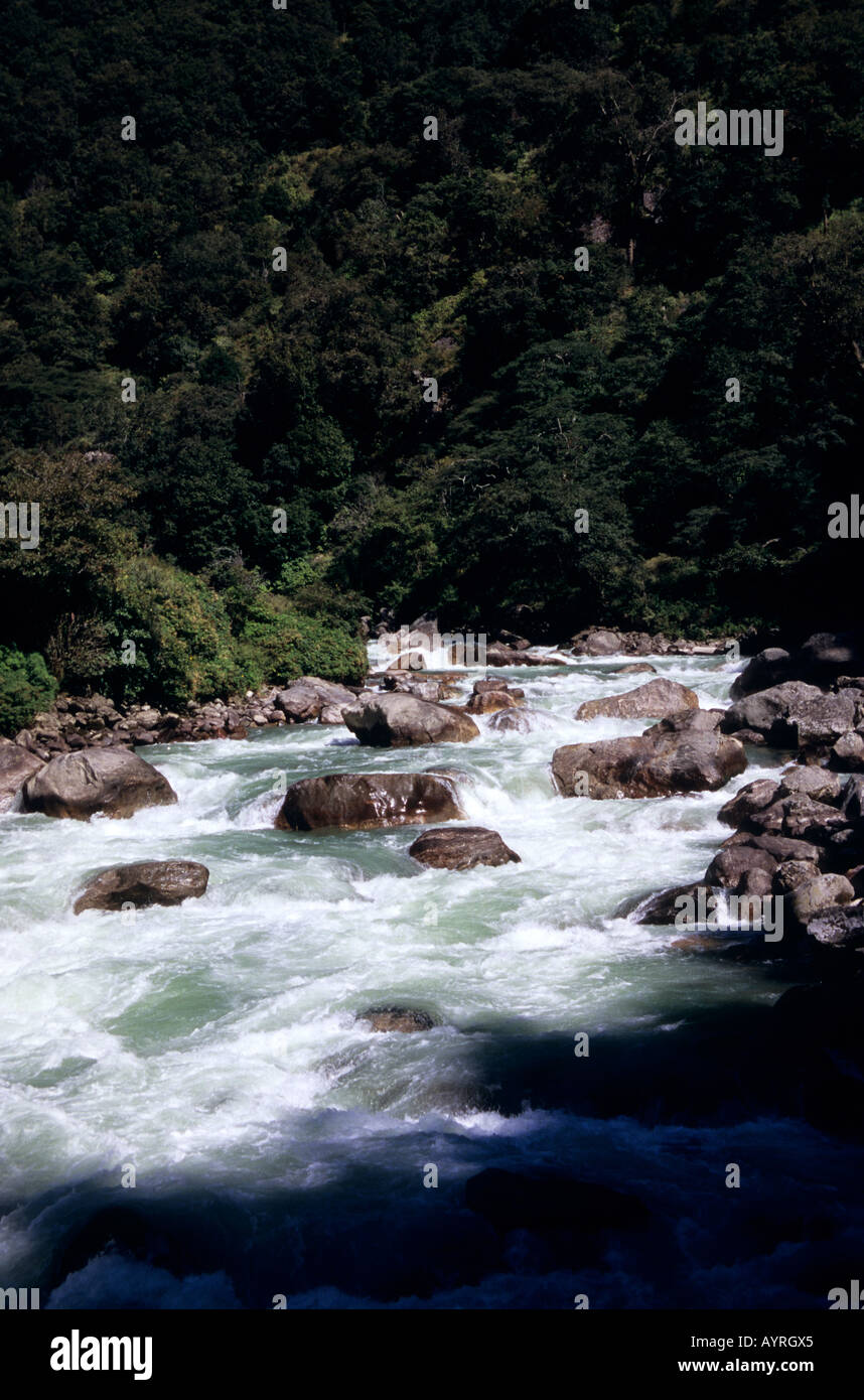 River rock water flowing hi-res stock photography and images - Alamy