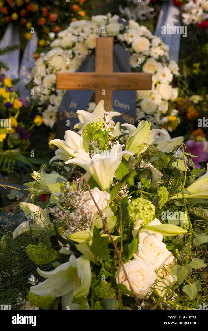 Flowers grave gravesite cemetery hires stock photography and images