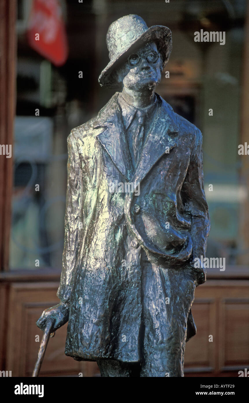 Statue of the famous irish writer James Joyce on Earl street north ...