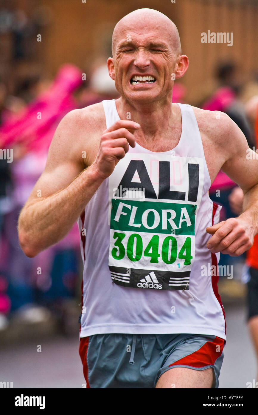 Runner in Flora London Marathon 2008 Stock Photo