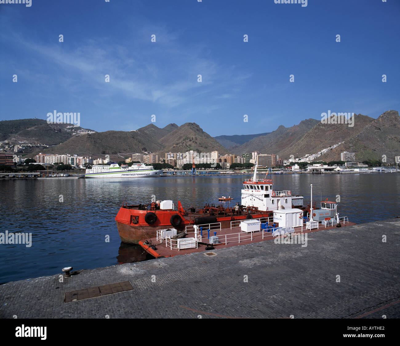 Hafen, Schiffe im Hafen, Schiff an Anlegestelle, Santa Cruz de Tenerife